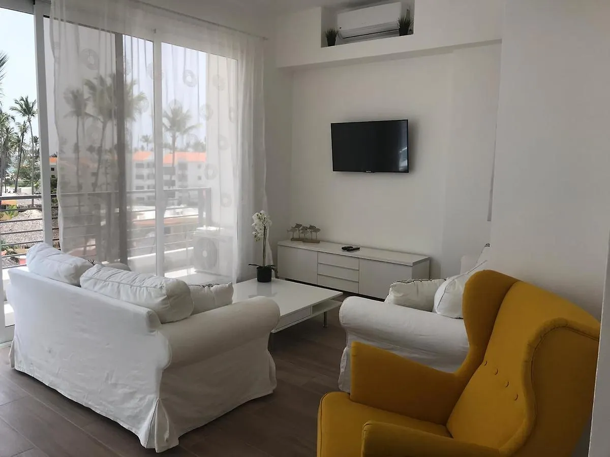 Kontakte von Brand New Cozy Apartment In Los Corales